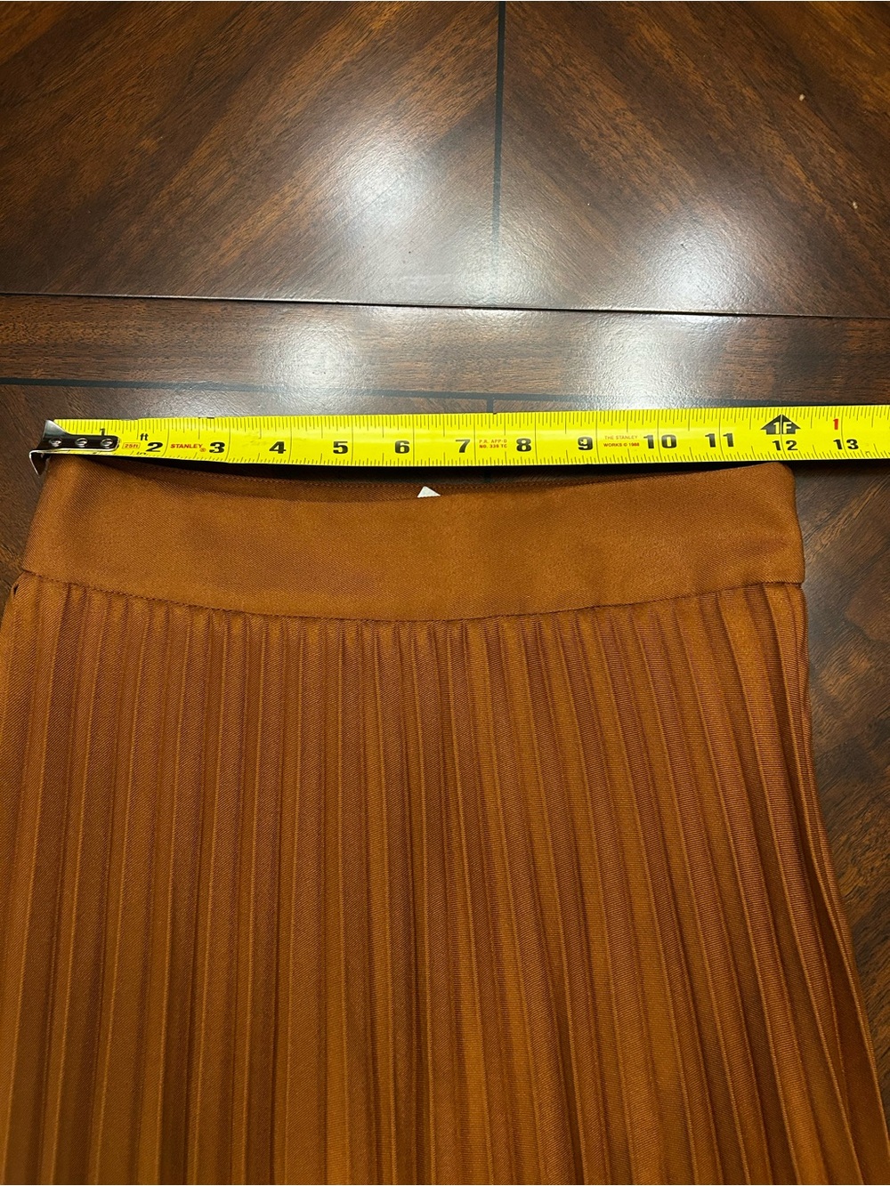 Sézane Dino Pleated Midi Skirt in Hazelnut - Picture 2 of 3